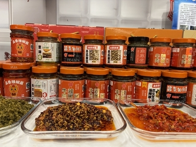 漢服、江米人、剪紙、面塑.&ldquo;山東手造&middot;創(chuàng)藝菏澤&rdquo;精品展共40個產(chǎn)品進(jìn)行展銷